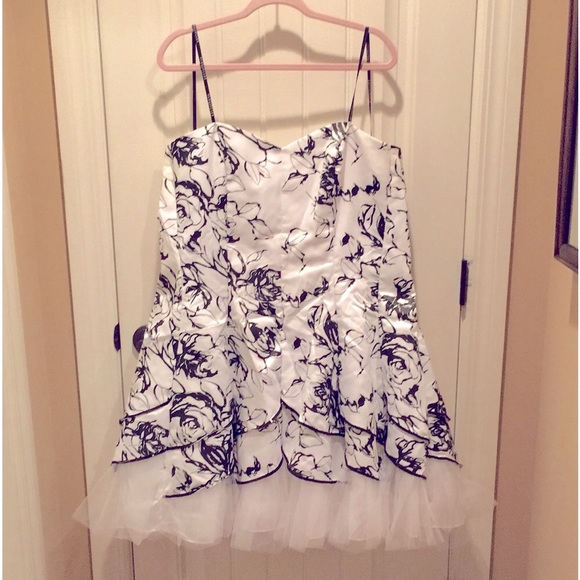 Masquerade Dresses & Skirts - MASQUERADE  22 / 23  FIT & FLAIR STRAPLESS PROM,HOMECOMING, DANCE, SHORT GOWN 🌹